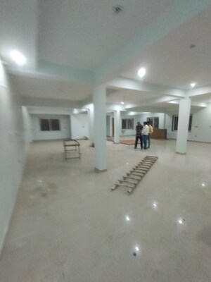 Room in  Office Space at Gomti Nagar – for Rent