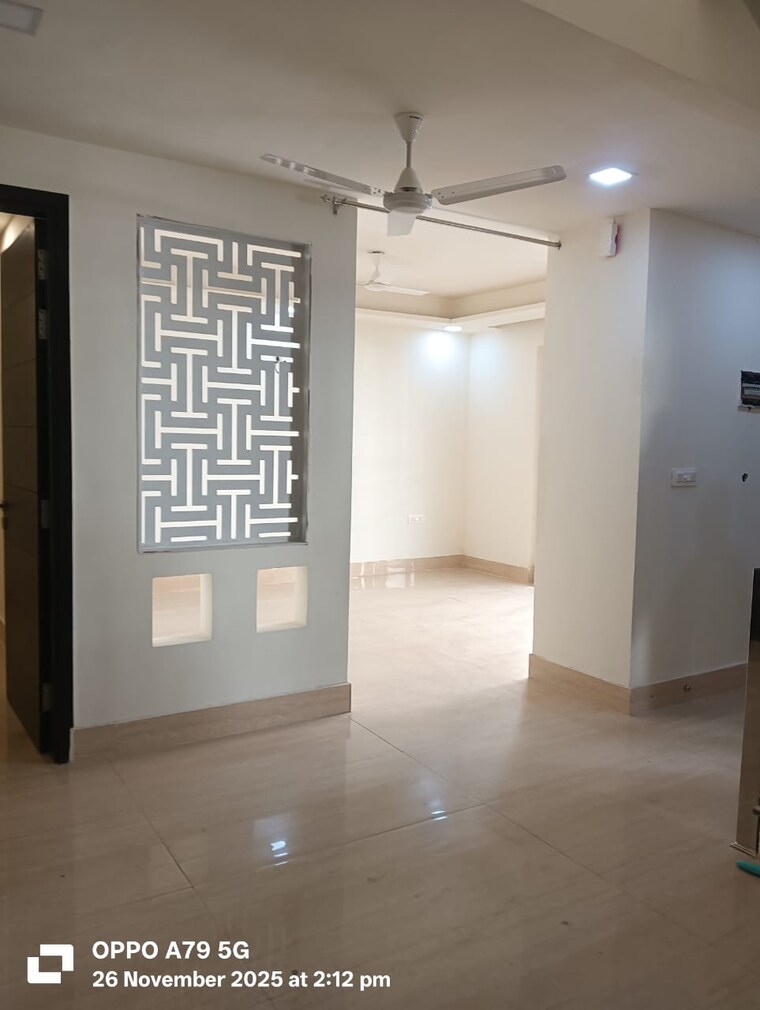 Room, sahastradhara road 3.5 Bedroom 121 Sq.Yd. Villa In Sahastradhara Road Dehradun 9529846