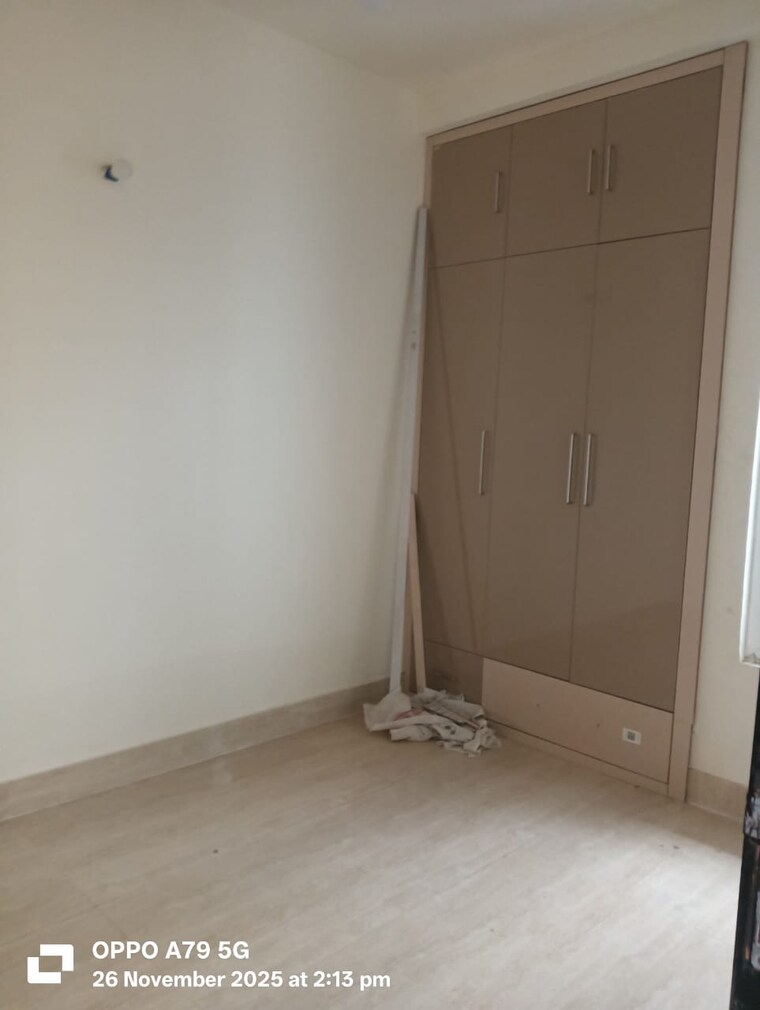 Room, sahastradhara road 3.5 Bedroom 121 Sq.Yd. Villa In Sahastradhara Road Dehradun 9529846