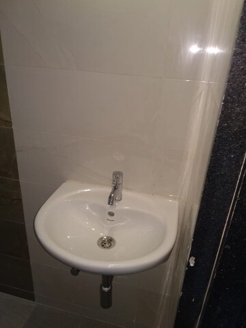 Bathroom in 2 BHK Apartment at Chembur Gaothan, Chembur – for Sale