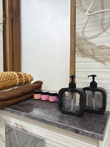 Living Room in 1 BHK Builder Floor at Sector 27 – for Rent