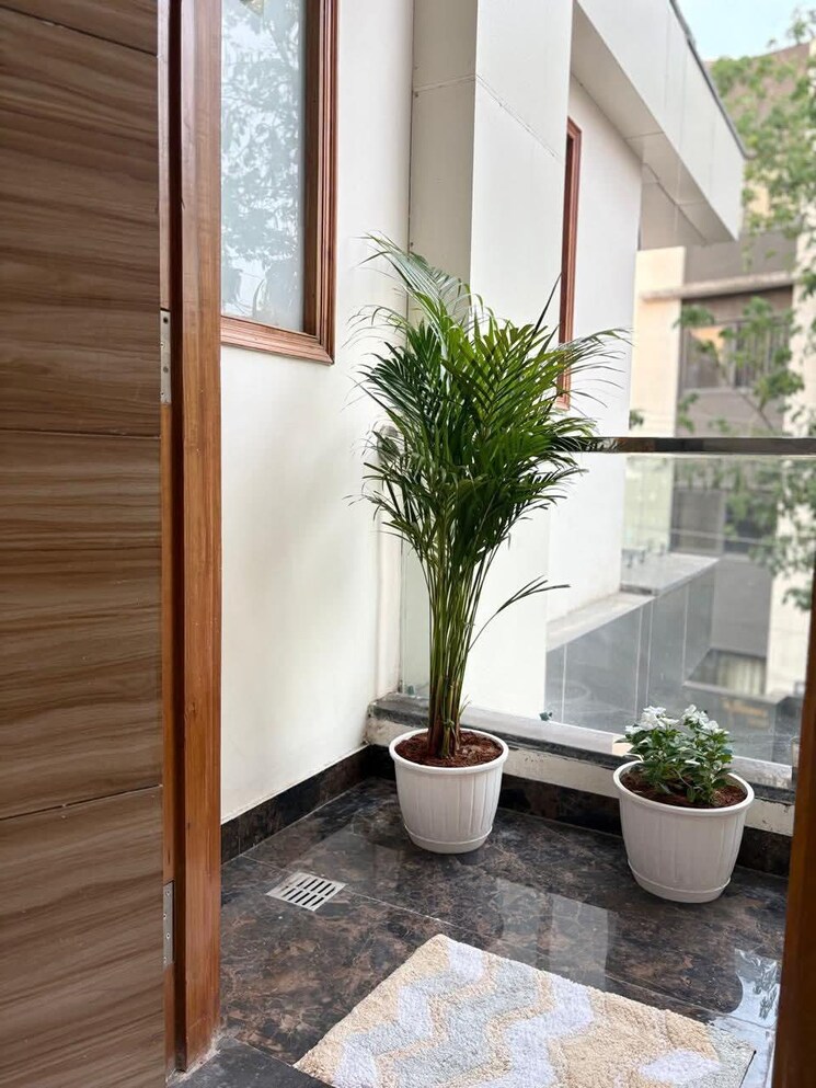 Balcony, sector 27 1 Bedroom 785 Sq.Ft. Builder Floor In Sector 27 Gurgaon 9529848