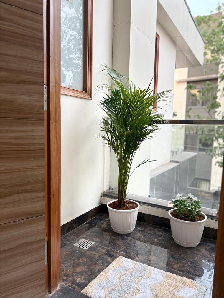 Balcony, sector 27 1 Bedroom 785 Sq.Ft. Builder Floor In Sector 27 Gurgaon 9529848