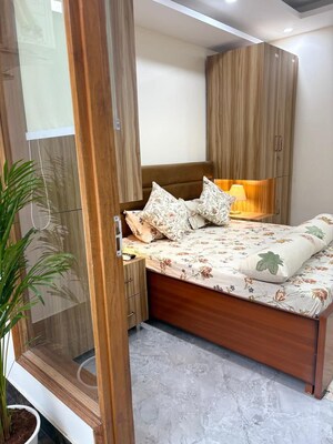 Bedroom in 1 BHK Builder Floor at Sector 27 – for Rent