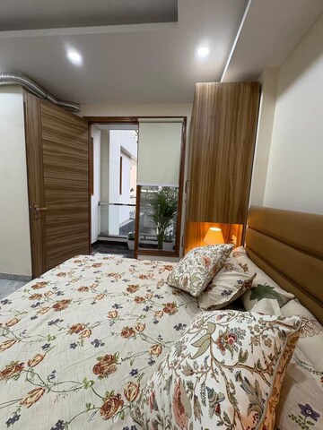 Bedroom in 1 BHK Builder Floor at Sector 27 – for Rent