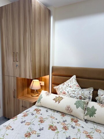 Bedroom in 1 BHK Builder Floor at Sector 27 – for Rent