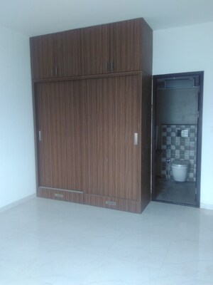 Room in 3 BHK Apartment at SNN Raj Lake View Phase II, Btm Layout – for Rent