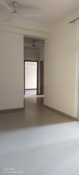 Room in 2.5 BHK Apartment at Mahagun Mywoods, Sector 16c Greater Noida – for Rent