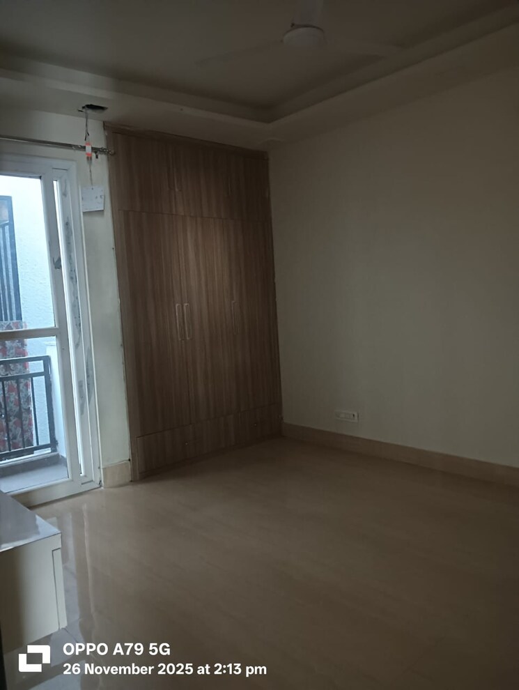 Room, sahastradhara road 3.5 Bedroom 121 Sq.Yd. Villa In Sahastradhara Road Dehradun 9529910