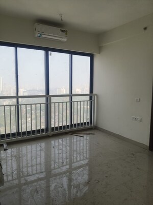 Room in 2 BHK Apartment at Dynamix Divum, Malad East – for Rent