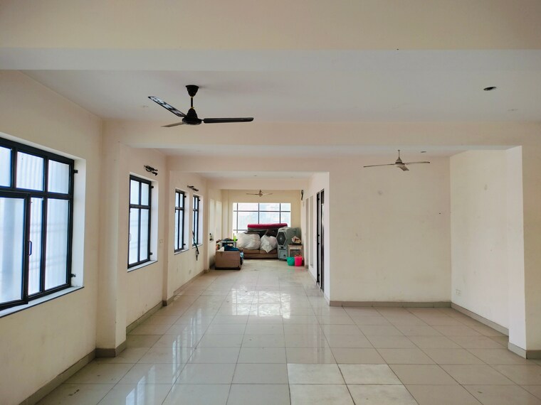 undefined, sector 2 Commercial Office Space 1250 Sq.Ft. In Sector 2 Noida 9529933