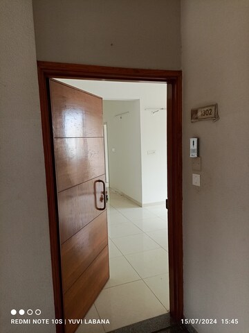 Room in 3 BHK Apartment at South Bopal – for Rent