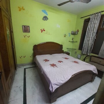Master Bedroom in 1 BHK Independent House at RWA Apartments, Sector 31 – for Rent
