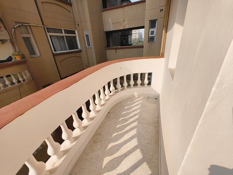 Balcony, kiran-residency 3.5 Bedroom 2000 Sq.Ft. Apartment In Sector 56 Gurgaon 9530046