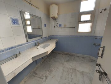 Bathroom in 3.5 BHK Apartment at Kiran Residency, Sector 56 – for Rent