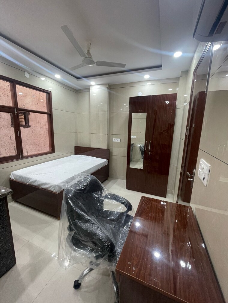 Room, karol bagh Pg For Boys & Girls In Karol Bagh 9530033