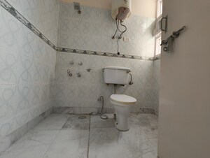 Bathroom in 3.5 BHK Apartment at Kiran Residency, Sector 56 – for Rent