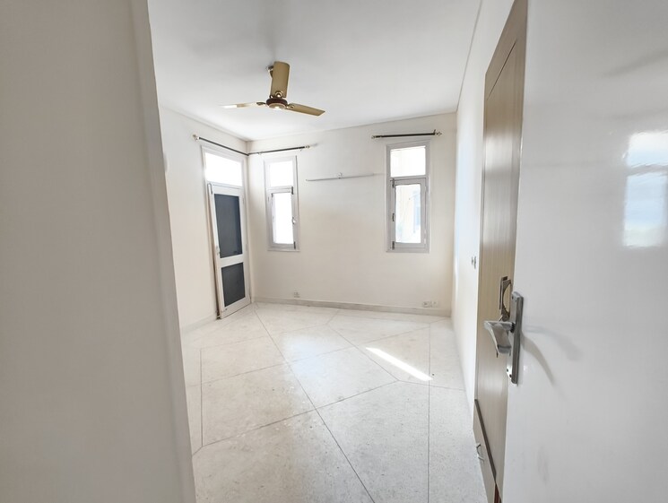 Bedroom, kiran-residency 3.5 Bedroom 2000 Sq.Ft. Apartment In Sector 56 Gurgaon 9530046