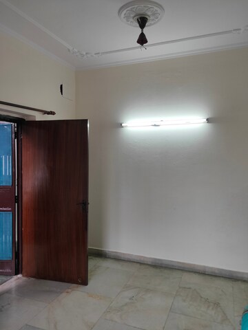 Room in 2 BHK Apartment at Windsor and Nova Society, Ahinsa Khand 2 – for Sale