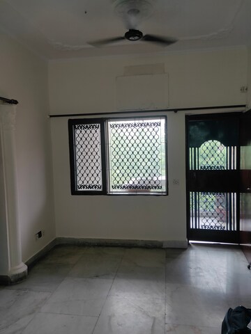 2 BHK Apartment For Sale in Windsor and Nova Society, Ahinsa Khand 2