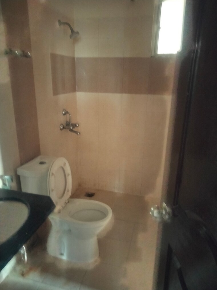 Bathroom, ashiana-palm-court 3 Bedroom 1325 Sq.Ft. Apartment In Raj Nagar Extension Ghaziabad 9530187