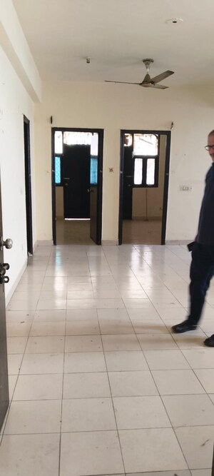 2 BHK Apartment For Rent in Emenox Brave Hearts, Raj Nagar Extension