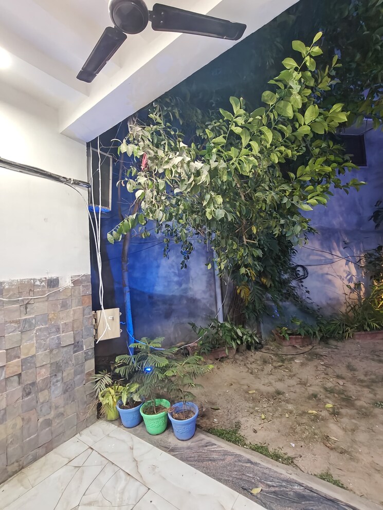 Garden, patel nagar 2 Bedroom 1300 Sq.Ft. Builder Floor In Patel Nagar Gurgaon 9530287