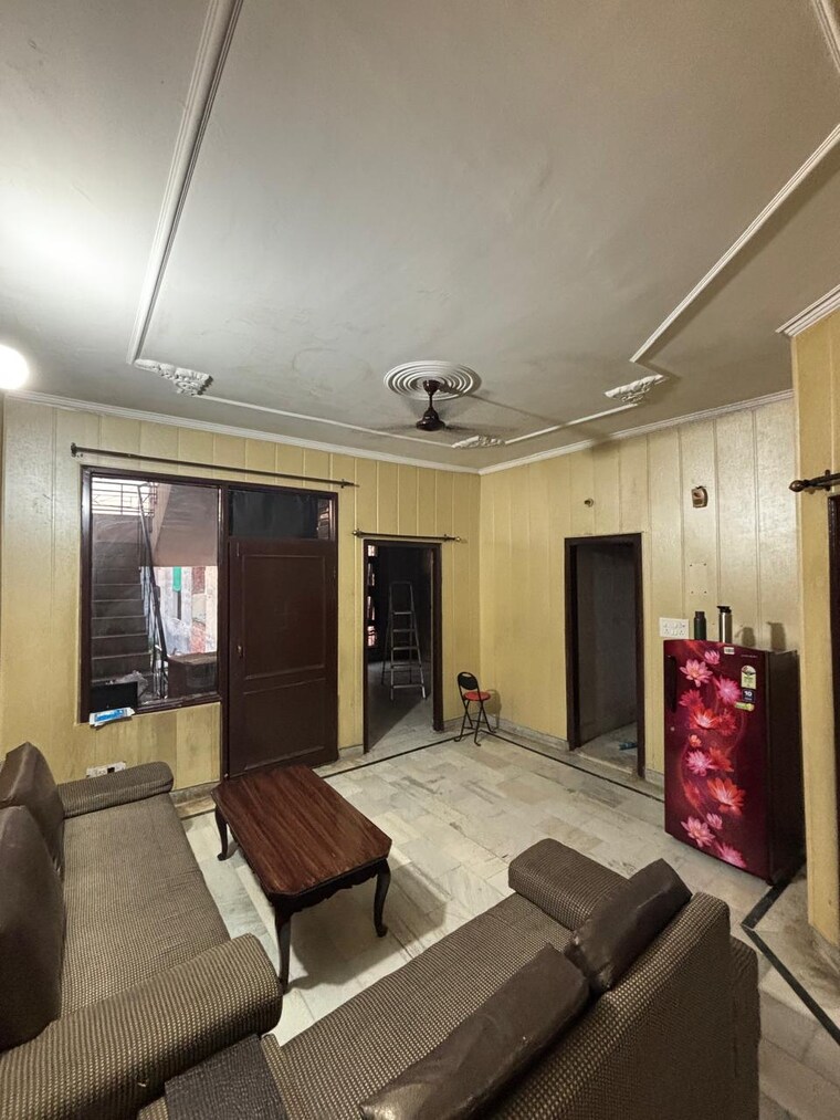 Living Room, pir machalla 2 Bedroom 110 Sq.Yd. Apartment In Pir Machalla Zirakpur 9530297