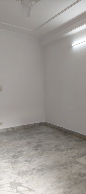 Room in 2 BHK Builder Floor at Panchsheel Vihar – for Rent