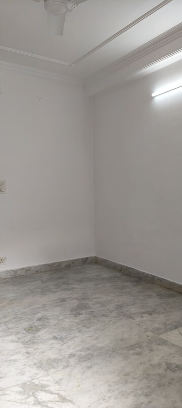 Room in 2 BHK Builder Floor at Panchsheel Vihar – for Rent