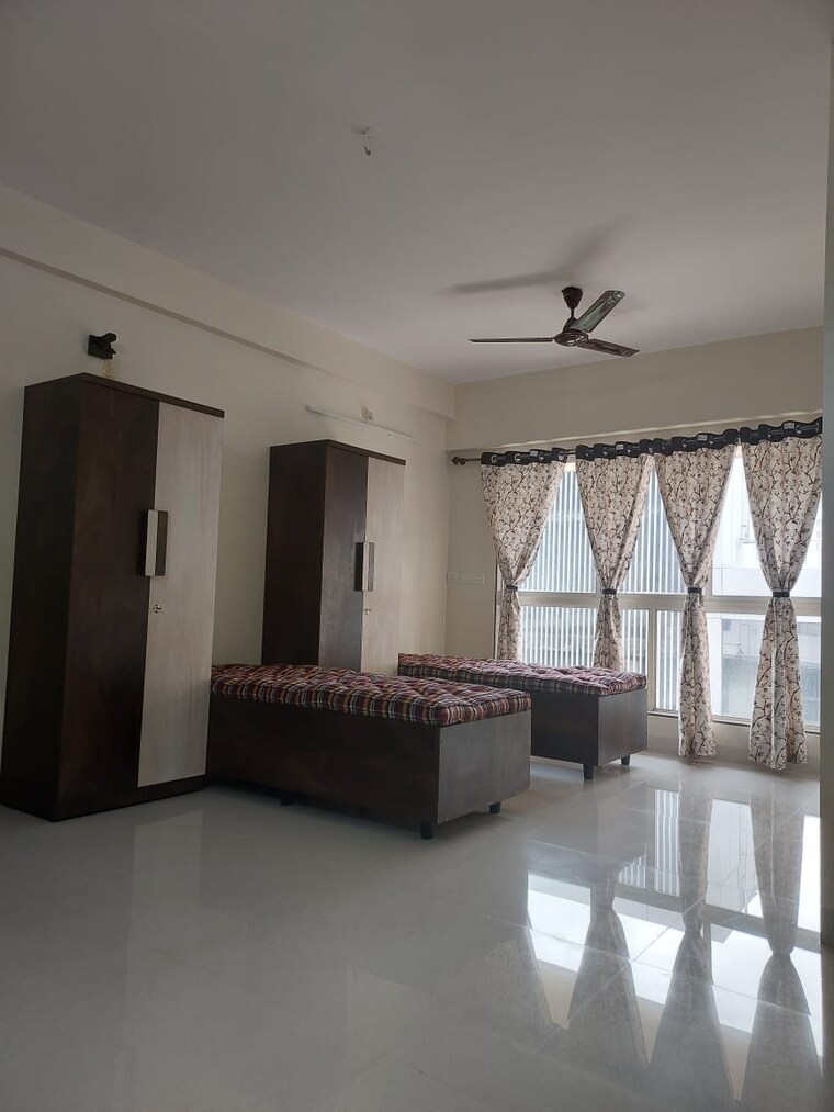 Room, kandivali east Pg For Boys & Girls In Kandivali East 9530291