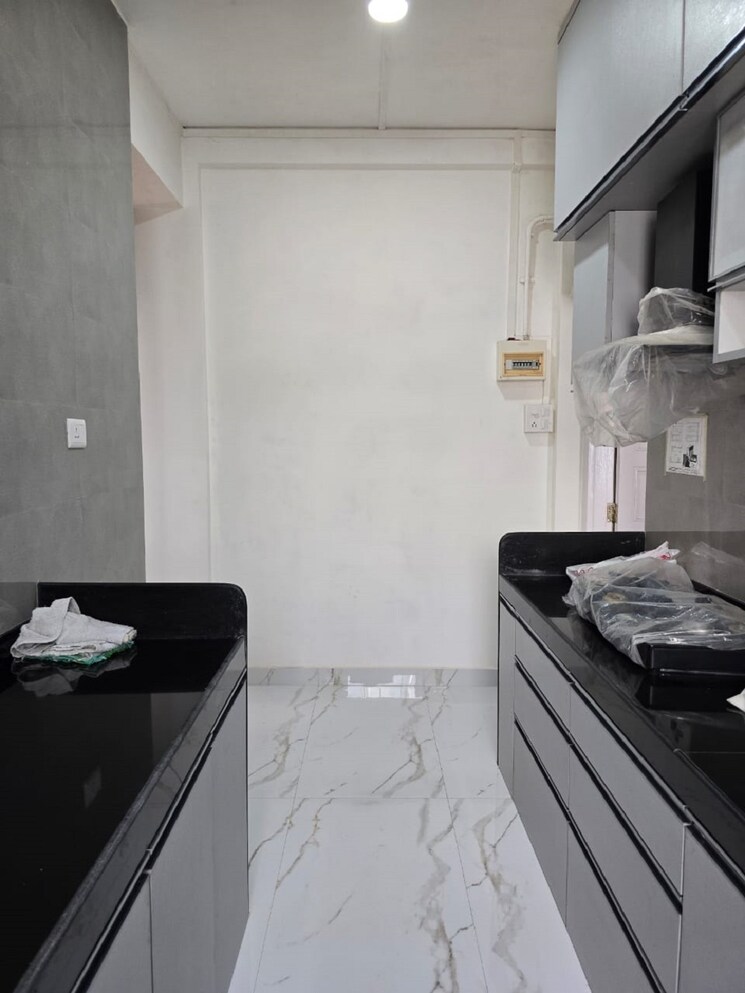 Kitchen, bandra west 3 Bedroom 1100 Sq.Ft. Apartment In Bandra West Mumbai 9530286