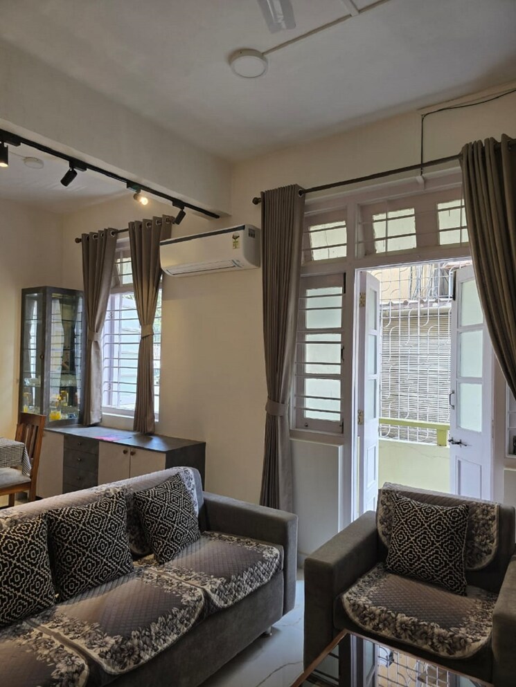 Living Room, bandra west 3 Bedroom 1100 Sq.Ft. Apartment In Bandra West Mumbai 9530286
