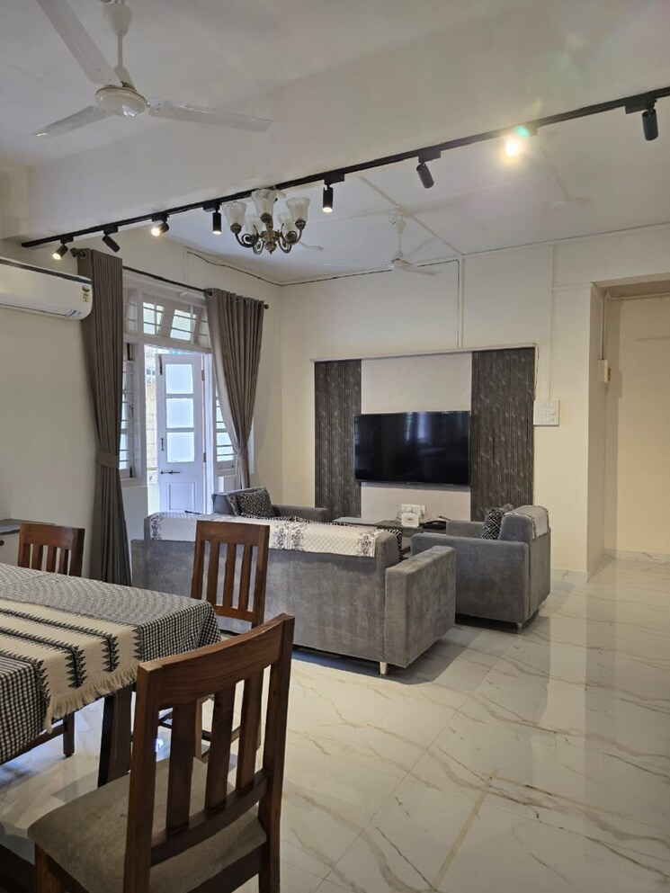 Living Room, bandra west 3 Bedroom 1100 Sq.Ft. Apartment In Bandra West Mumbai 9530286