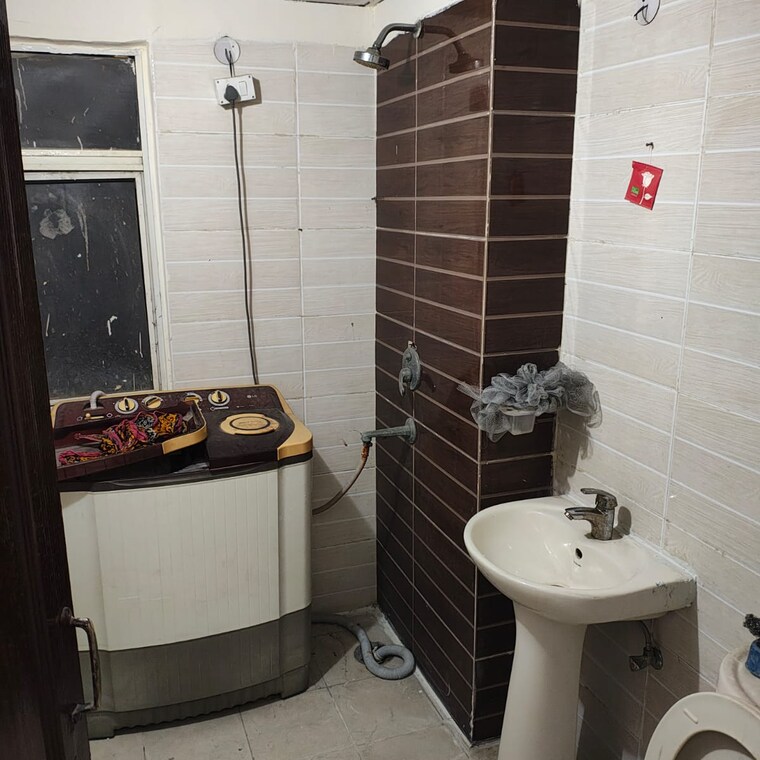 Bathroom, amrapali-zodiac 2 Bedroom 950 Sq.Ft. Apartment In Sector 120 Noida 9530342