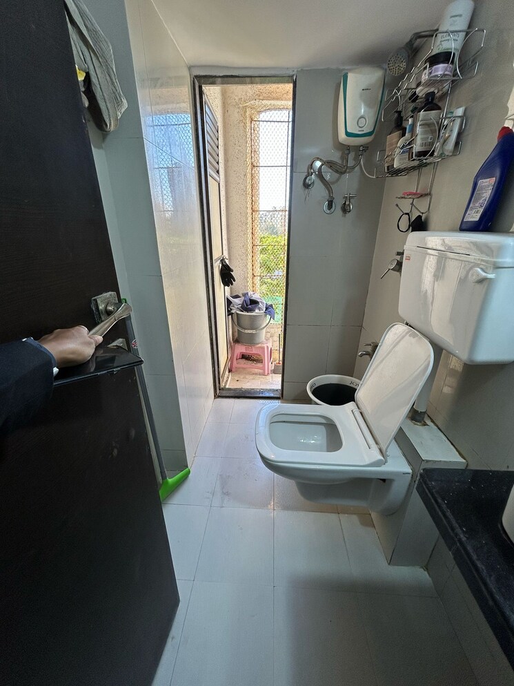 Attached Bathroom, sadguru-paradise 2 Bedroom 920 Sq.Ft. Apartment In Mira Road Thane 9530371