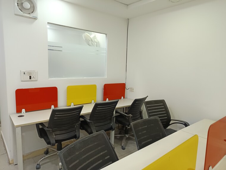 Team Area, sector 4 Commercial Office Space 750 Sq.Ft. In Sector 4 Noida 9530367