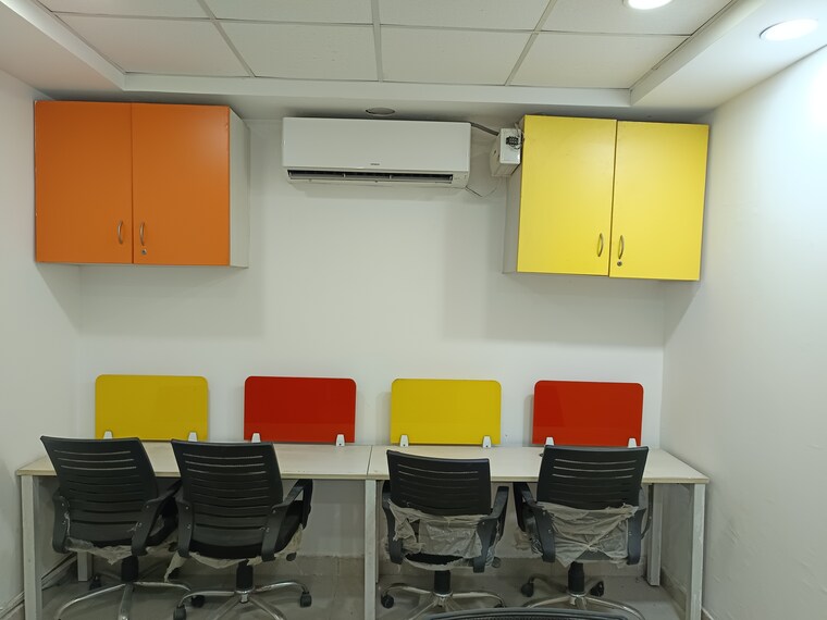 Team Area, sector 4 Commercial Office Space 750 Sq.Ft. In Sector 4 Noida 9530367
