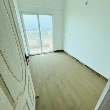 Room in 2 BHK Apartment at Migsun Roof, Bhuapur – for Rent