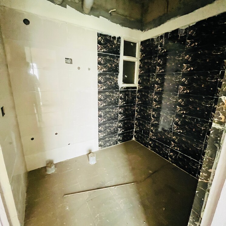 Bathroom, migsun-roof 2 Bedroom 815 Sq.Ft. Apartment In Bhuapur Ghaziabad 9530383