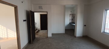 Room in 3 BHK Apartment at Kaikhali – for Sale