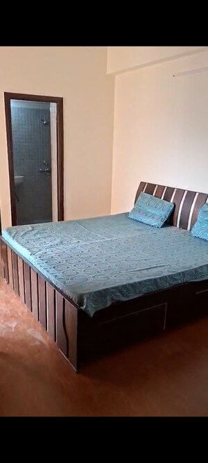 Bedroom in 2.5 BHK Apartment at Amrapali Tropical Garden, Tech Zone 4 Greater Noida – for Rent