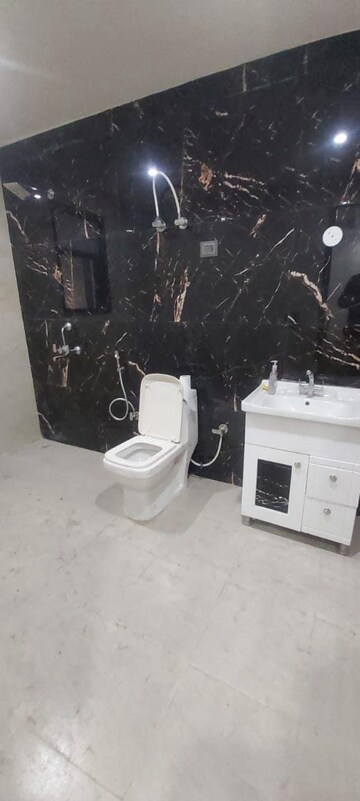 Attached Bathroom in 2 BHK Builder Floor at RWA Residential Society Sector 46, Sector 46 – for Rent