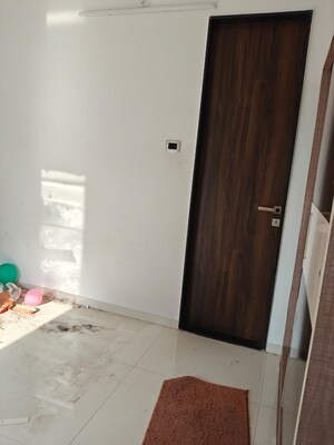 Room in 2.5 BHK Apartment at Deu Trident, Pimple Nilakh – for Rent