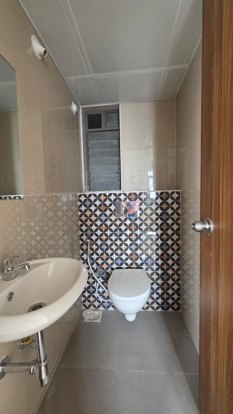 Bathroom, dosti-greater-thane 1 Bedroom 319 Sq.Ft. Apartment In Kalher Thane 9530534