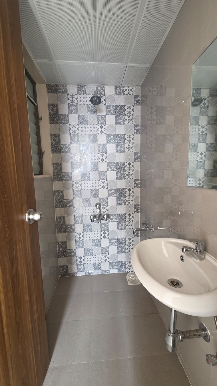 Bathroom, dosti-greater-thane 1 Bedroom 319 Sq.Ft. Apartment In Kalher Thane 9530534