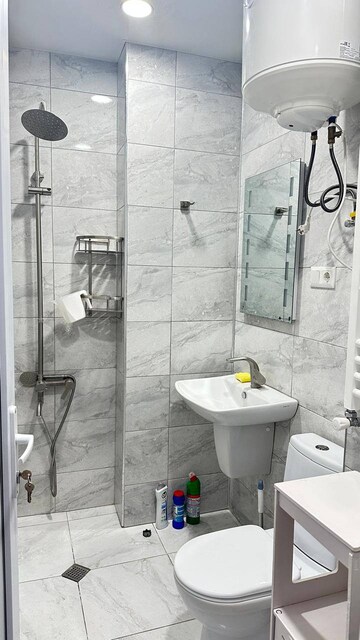 Bathroom in 3 BHK Apartment at Signature Global Signum 93, Sector 93 – for Rent