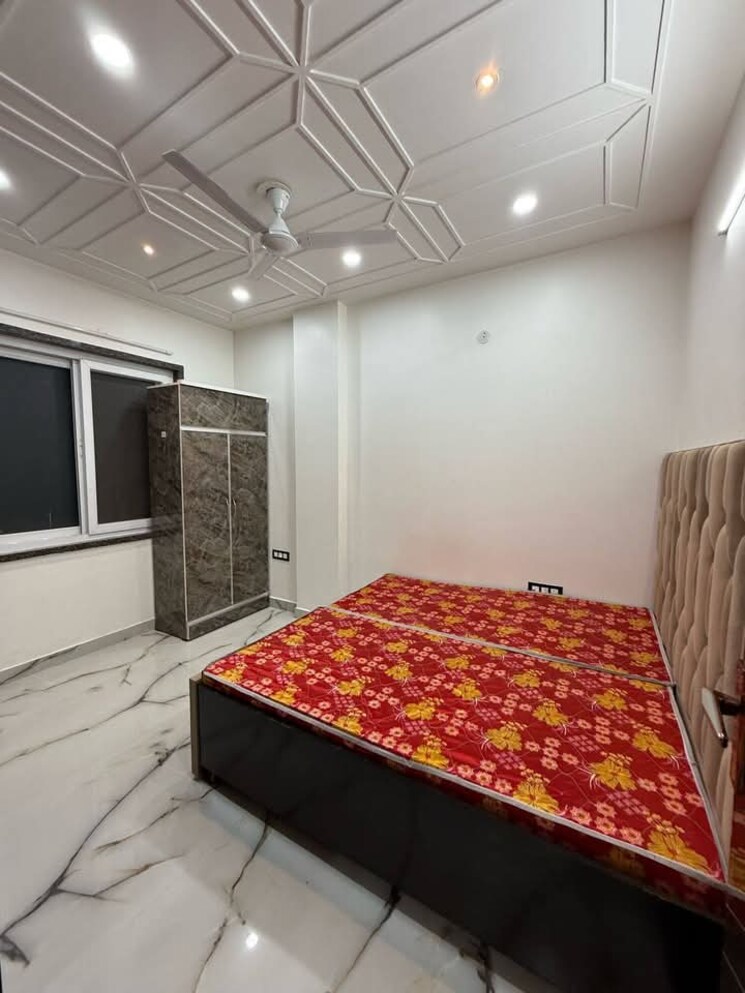 Bedroom, freedom fighters enclave 3 Bedroom 1650 Sq.Ft. Apartment In Freedom Fighters Enclave Delhi 9530535