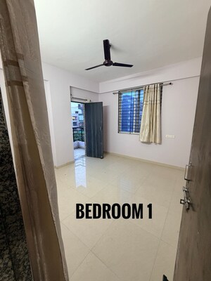 Bedroom in 2 BHK Apartment at Jakhya – for Rent