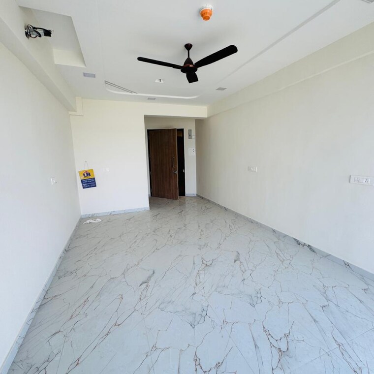 Room, lodha-signet-palava Commercial Office Space 250 Sq.Ft. In Kalyan Shilphata Road Thane 9530588